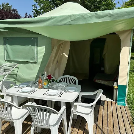 Les Eychecadous Кемпинг Artigat