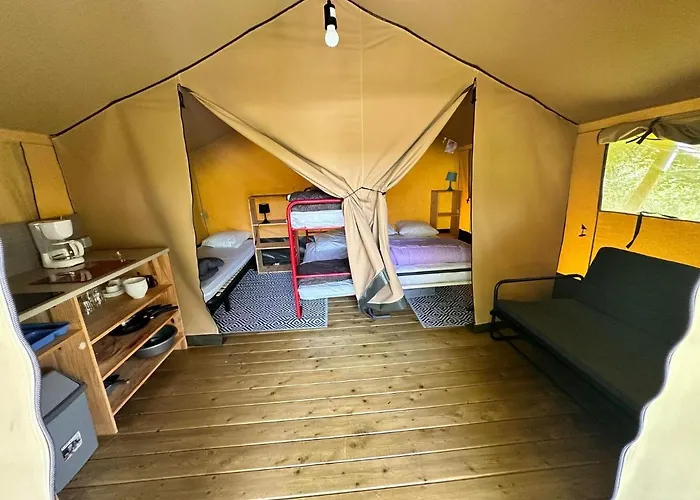 Les Eychecadous 3* Artigat